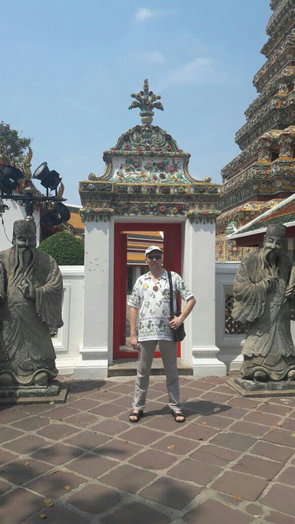 У древнего храма в Бангкоке 14.03.2017_0.jpg